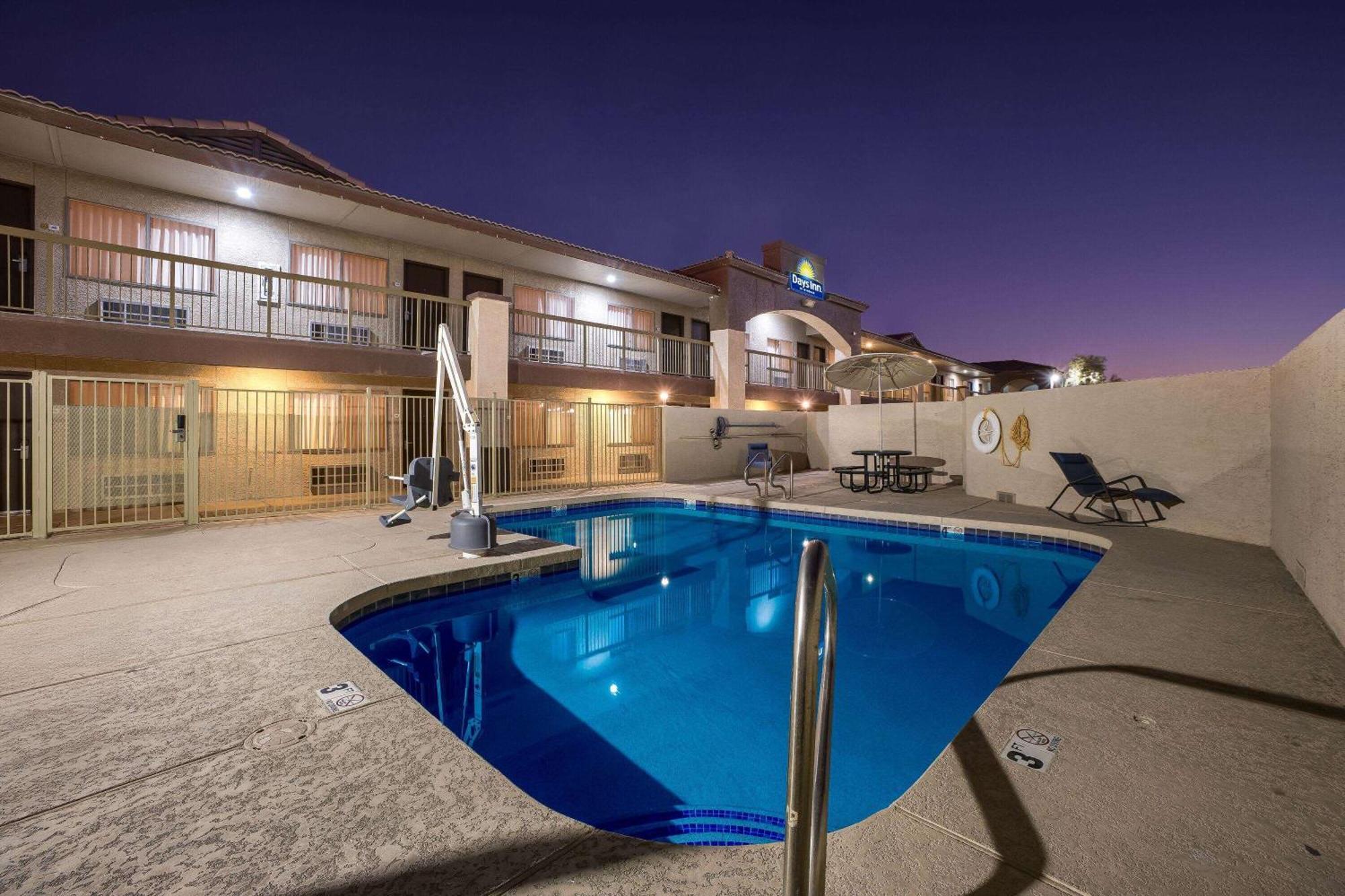 Days Inn By Wyndham Buckeye Exterior foto